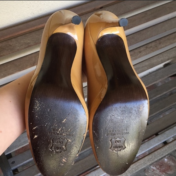 Stuart Weitzman Nude Patent Leather Heels - Picture 3 of 4